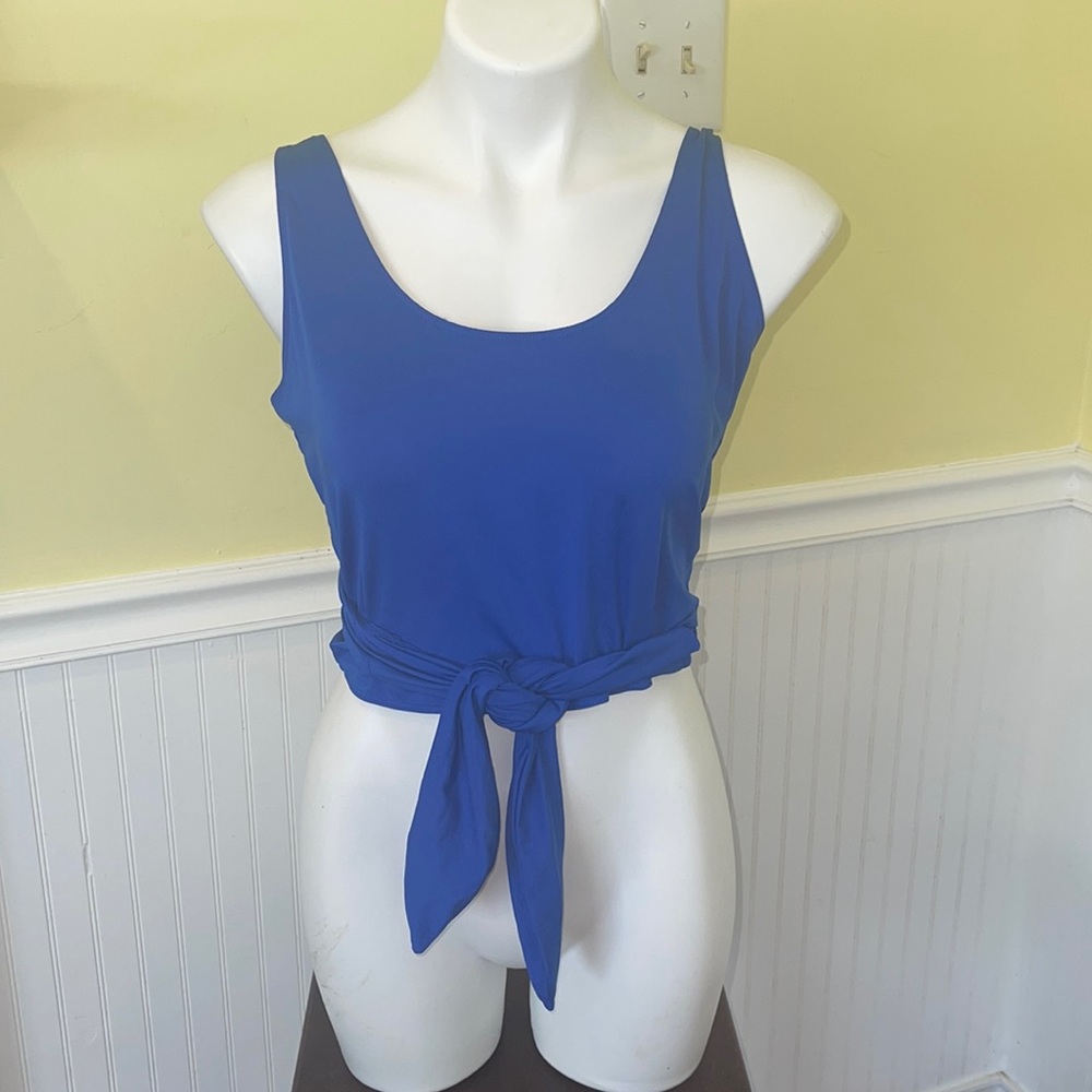 Fabletics Demi Lovato ladies wrap cropped tank top. Royal blue. Medium.